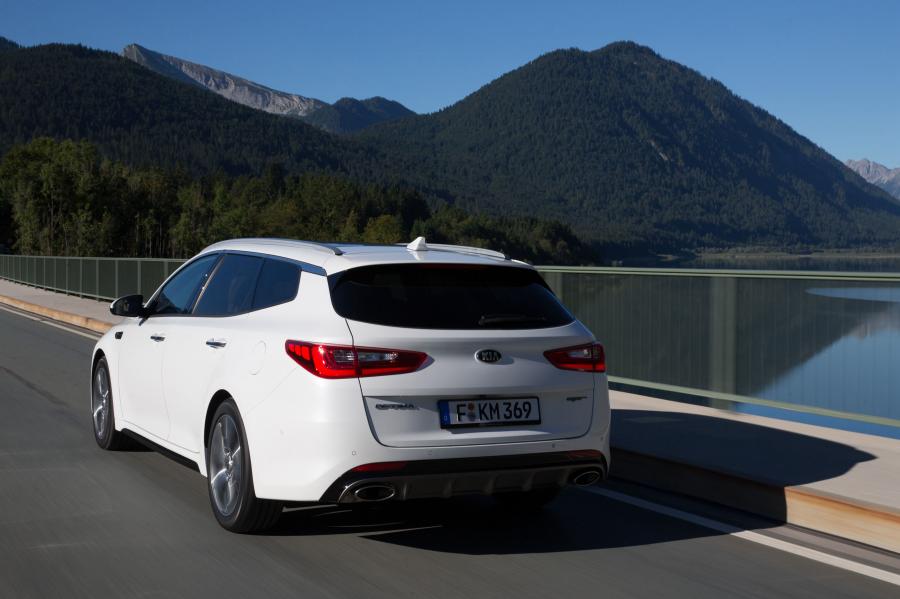  Kia Optima Sportswagon GT 2016 года  (фото 2 из 33)